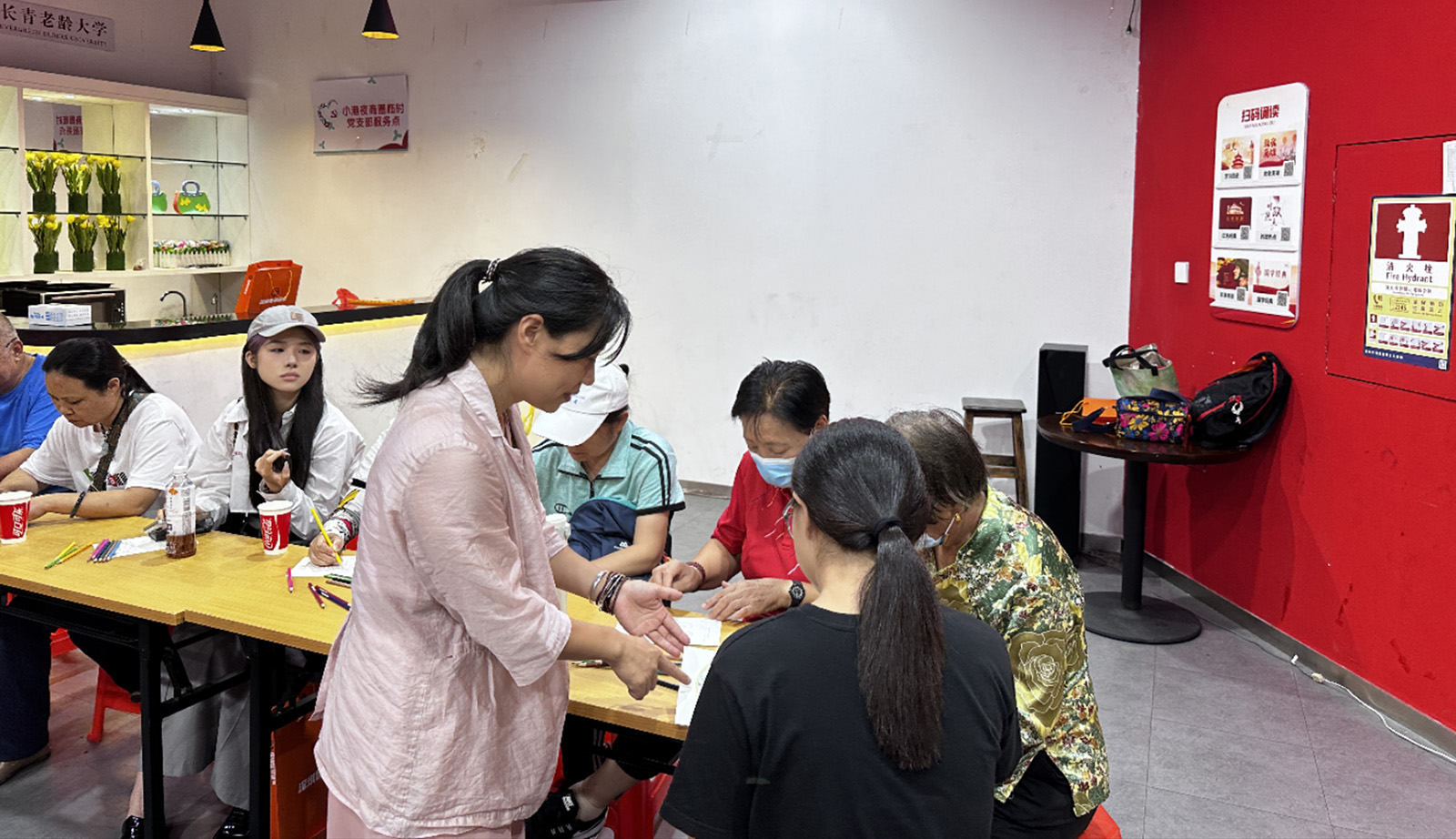 “舒心培育”巾帼志愿者技能提升—绘画曼陀罗心理分析工作坊活动现场