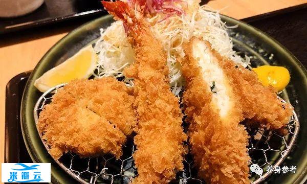 这5种食物，是残忍的“衰老加速器”，每吃一口都在催你老！